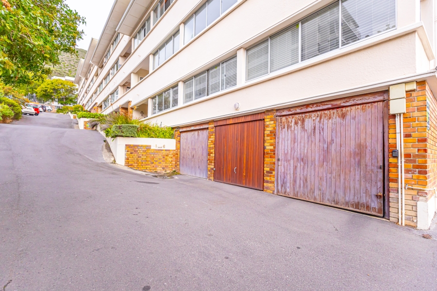 2 Bedroom Property for Sale in Sea Point Western Cape